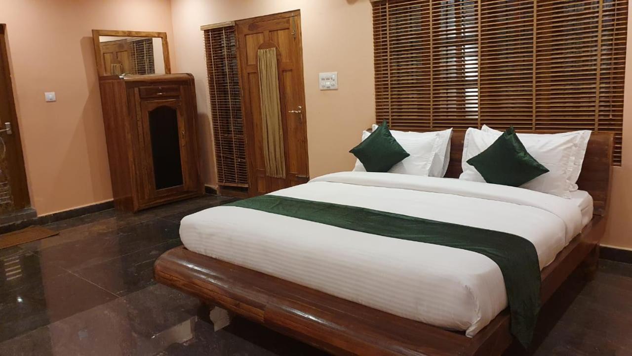 Elephant Valley Resort Pulpally Exterior foto